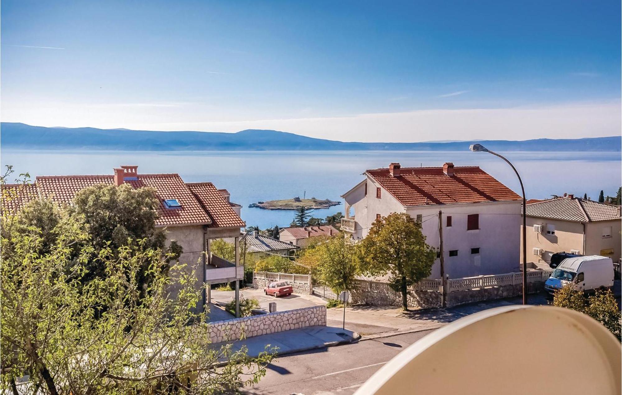 Stunning Apartment In Novi Vinodolski With Wifi Eksteriør bilde