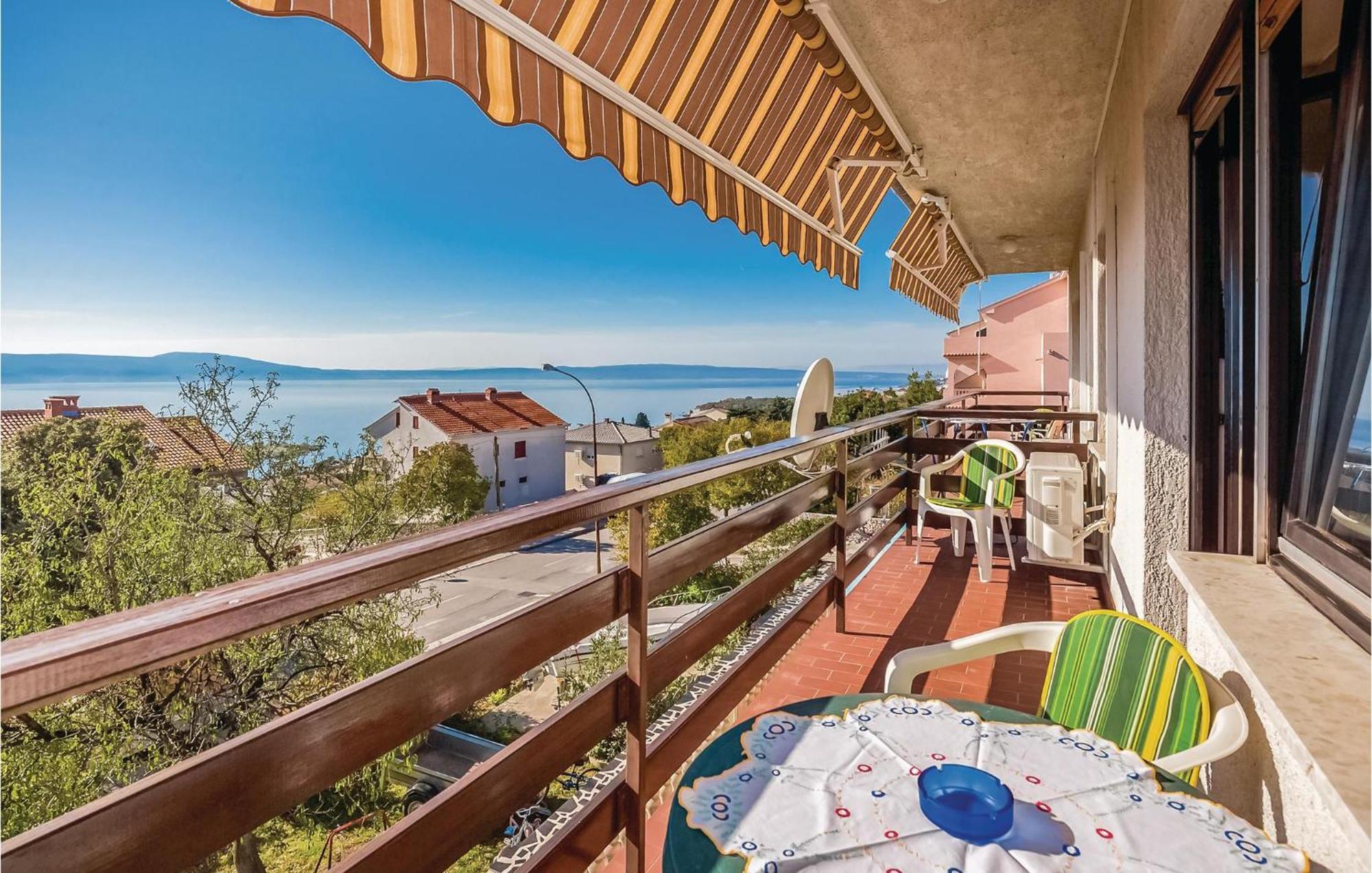 Stunning Apartment In Novi Vinodolski With Wifi Eksteriør bilde