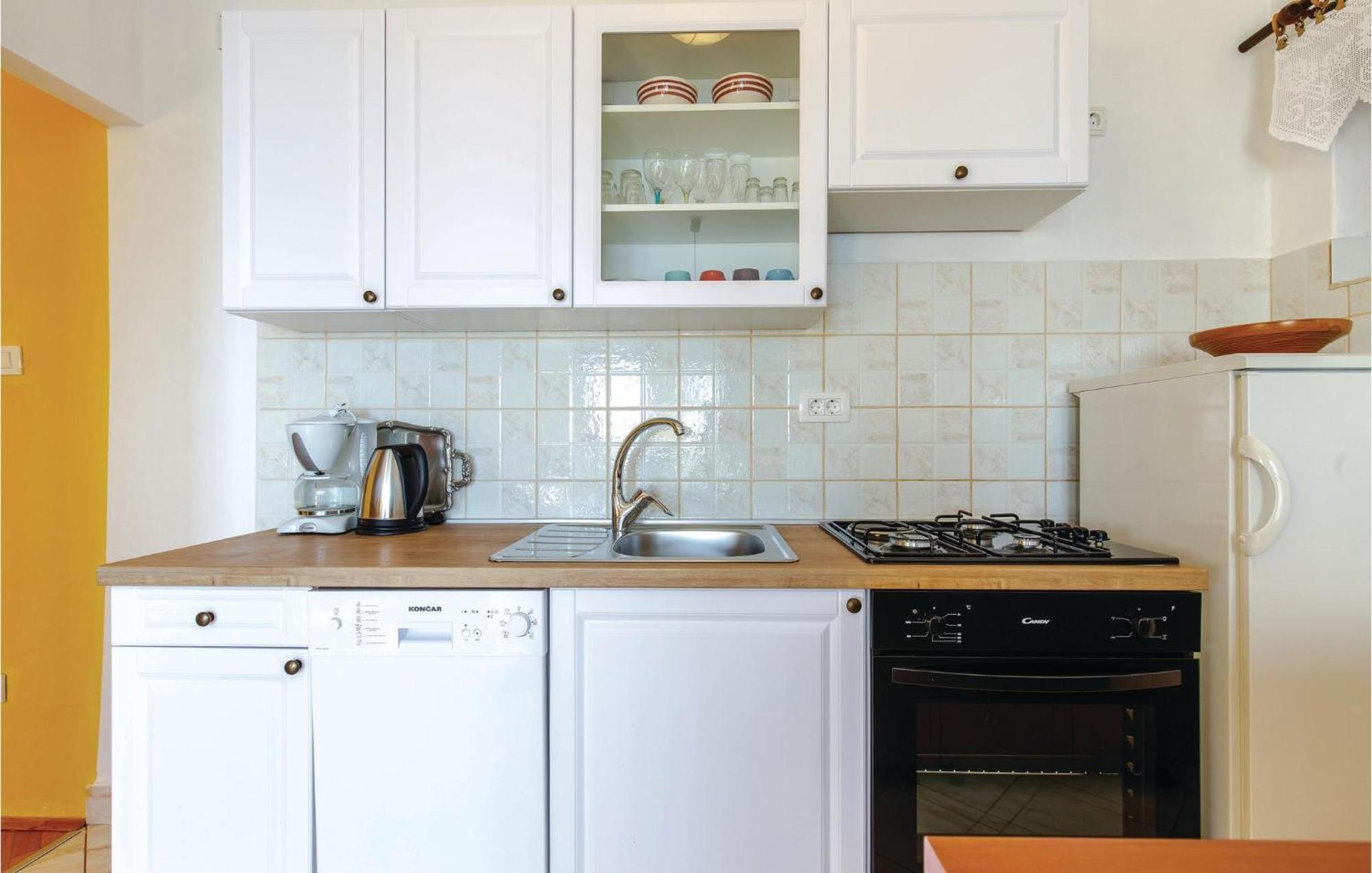 Stunning Apartment In Novi Vinodolski With Wifi Eksteriør bilde
